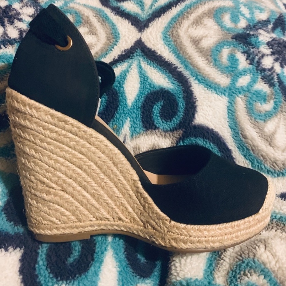 BLACK WEDGES NIB